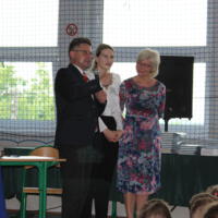 Zdjęcie ilustracyjne wiadomości: Zakończenie roku szkolnego w Szkole Podstawowej w Librantowej. Pożegnaliśmy ósmoklasistów oraz odchodzącego na emeryturę księdza Henryka Osorę.
 #48