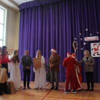 Święty Mikołaj w oddziałach specjalnych Szkoły Podstawowej w Chełmcu